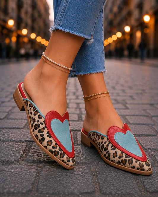 Pantofle s volnou patou a leopardím vzorem Perla